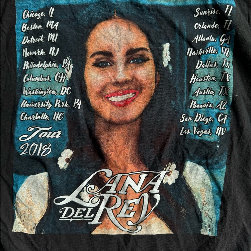 Lana Del Rey • 2018 Tour Tshirt - Picture 4 of 5